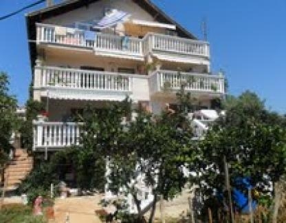 Apartman Te&scaron;ić, logement privé à Rogoznica, Croatie