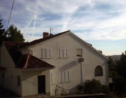 Apartmani Duje, private accommodation in city Okrug Gornji, Croatia