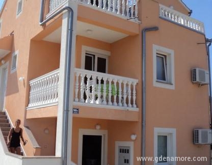 apartmani u vodicama, Privatunterkunft im Ort Vodice, Kroatien