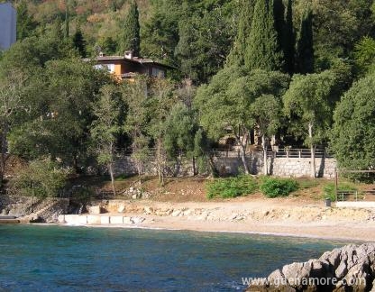 Opatija Apartment near the beach 2, alloggi privati a Lovran, Croazia