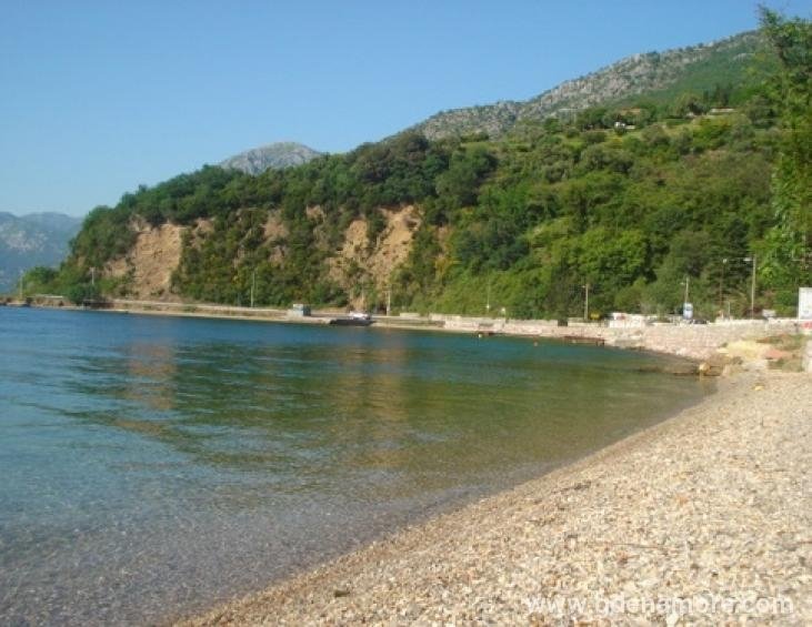 Plaža preko puta kuće