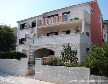 Apartmani Magda, Privatunterkunft im Ort Brač Supetar, Kroatien - Apartmani Magda