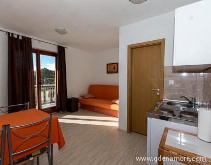 Apartmani Bari&scaron;ić, частни квартири в града Brodarica, Хърватия - apart.1