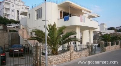 OBALA apartmani PENEZIC, Privatunterkunft im Ort Dobre Vode, Montenegro