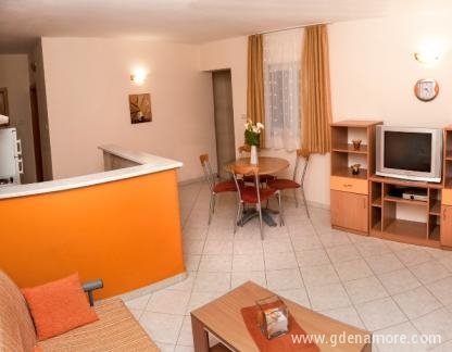 Apartmani Komarna, private accommodation in city Komarna, Croatia