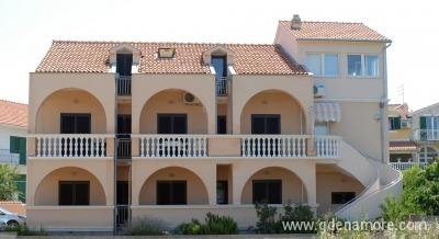 Apartmani Botica, Privatunterkunft im Ort Vodice, Kroatien