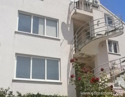 apartman Krajancic, private accommodation in city lumbarda, Croatia - ulaz za apartman