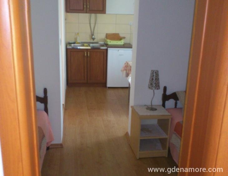 Apartman 3, sprat