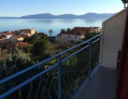 Apartmani Nikolić(2+1), private accommodation in city Gradac, Croatia