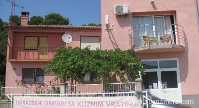 Apartman Dina 2, Privatunterkunft im Ort Pula, Kroatien