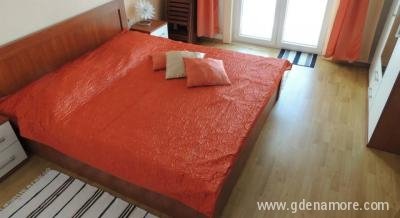 Orange apartment, zasebne nastanitve v mestu Pisak, Hrvaška