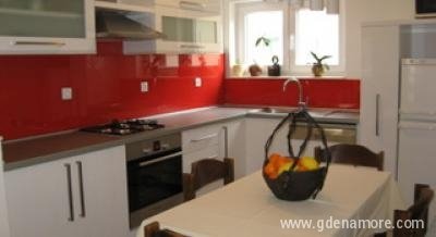 Apartman Radić, частни квартири в града Baška Voda, Хърватия