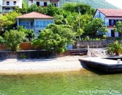 Apartmani i sobe Vulovic-Kumbor, private accommodation in city Kumbor, Montenegro