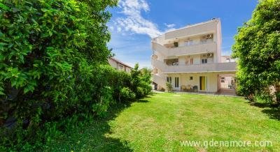 Apartmani Rosic, Privatunterkunft im Ort Tivat, Montenegro