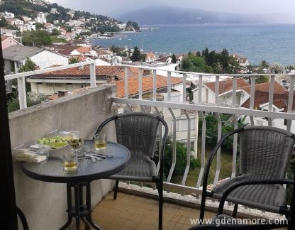 Igalo, Privatunterkunft im Ort Igalo, Montenegro - Terasa iz dnevne sobe