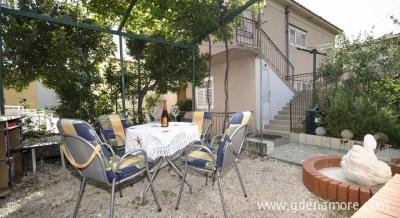 Apartmani Polly, Privatunterkunft im Ort Makarska, Kroatien