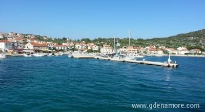 Apartman Adriatic, Privatunterkunft im Ort Kaprije, Kroatien