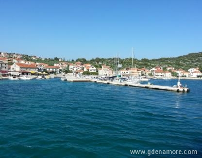 Apartman Adriatic, Privatunterkunft im Ort Kaprije, Kroatien - Kaprije