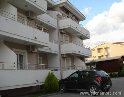 Sun Villag, Petricija, частни квартири в града Djenović, Черна Гора