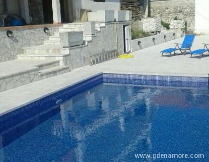 Apartmani, Privatunterkunft im Ort Radovići, Montenegro