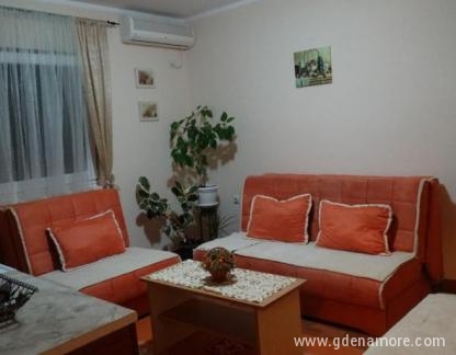 Apartmani Matea, частни квартири в града Tivat, Черна Гора