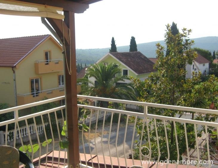 Apartman 2, pogled sa terase