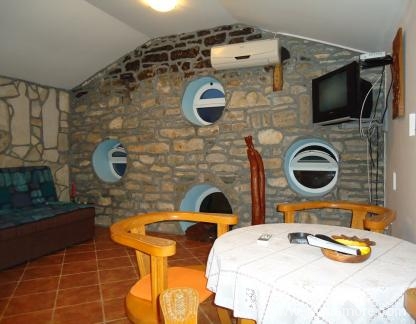Apartmani Kilibarda, privatni smeštaj u mestu Herceg Novi, Crna Gora