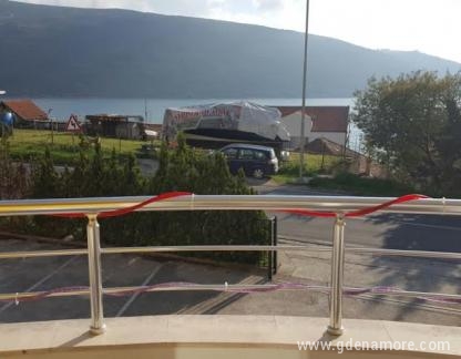 Apartman u Kumboru, Privatunterkunft im Ort Kumbor, Montenegro