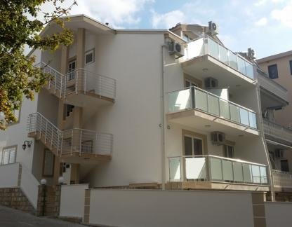 APARTMANI SEKULIC, private accommodation in city Bečići, Montenegro