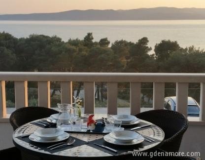 Apartmani Ursić, alloggi privati a Brela, Croazia
