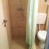 Apartmani prof. Nikolić, Privatunterkunft im Ort Dobre Vode, Montenegro - kupatilo