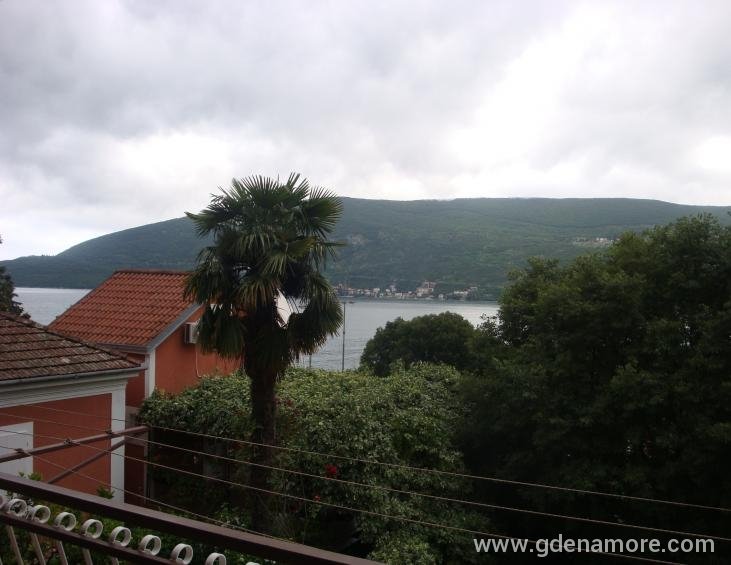 pogled sa gornjeg balkona