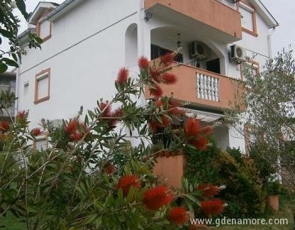Apartmani Stevović, Privatunterkunft im Ort Igalo, Montenegro