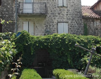 Sobe za iznajmljivanje - porodica Dragutinovic, Privatunterkunft im Ort Donji Stoliv, Montenegro - Kuca Dragutinovic