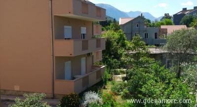 Apartmani MASA, Privatunterkunft im Ort Tivat, Montenegro