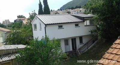 APARMANI DROBNJAK BAOŠIĆI, Privatunterkunft im Ort Baošići, Montenegro