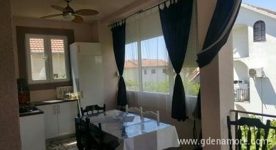 Tivat apartmani, Privatunterkunft im Ort Tivat, Montenegro