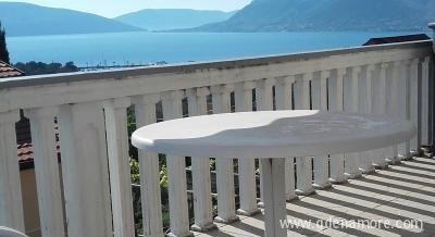 "DUBRAVA" - POVOLJNO LjETOVANjE, Privatunterkunft im Ort Tivat, Montenegro