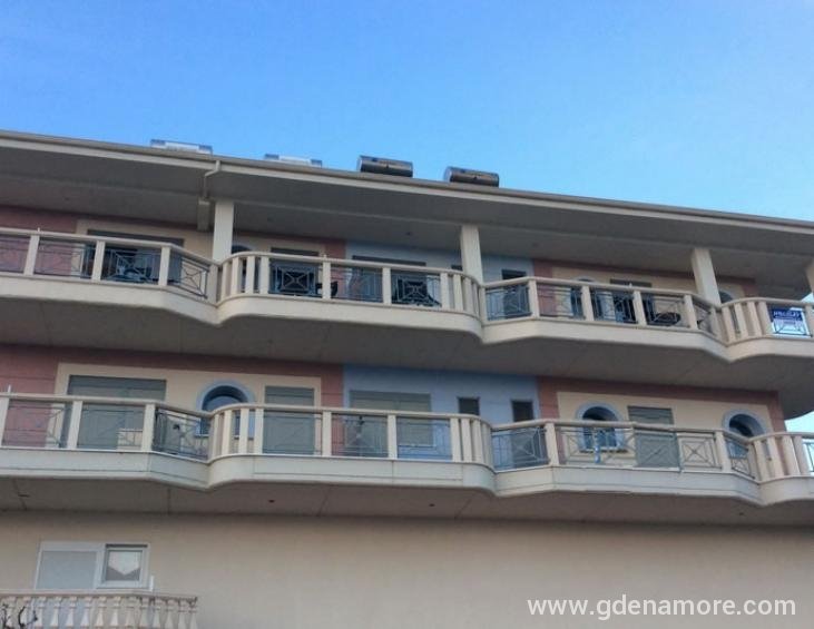 VILA JANIS, Olympic Beach