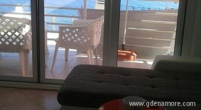 Kuća sa pogledom na more., Privatunterkunft im Ort Kruče, Montenegro