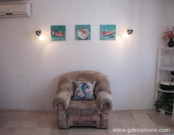 Living room. / Dnevni boravak.