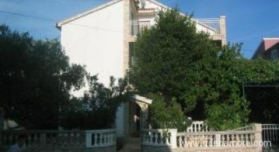 APARTMANI DANICA I MILN, Privatunterkunft im Ort Vodice, Kroatien