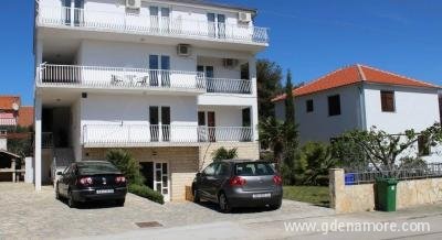 Apartmani Slavica, alloggi privati a Biograd, Croazia