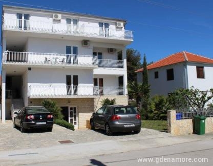 Apartmani Slavica, alloggi privati a Biograd, Croazia