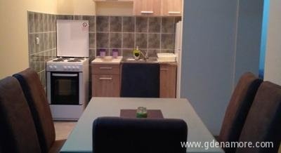 Apartmani Crnogorac, Privatunterkunft im Ort Tivat, Montenegro