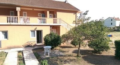 Apartman Jovana, Privatunterkunft im Ort Bijela, Montenegro