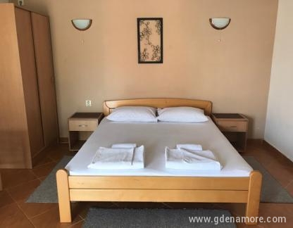 Privatni smjestaj Vidakovic, Privatunterkunft im Ort Igalo, Montenegro