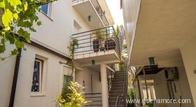 Apartmani Kastel, Privatunterkunft im Ort Igalo, Montenegro