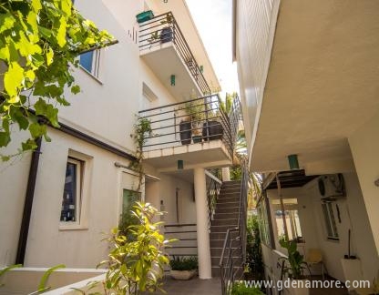 Apartmani Kastel, Privatunterkunft im Ort Igalo, Montenegro