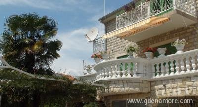 Apartments Vučak, Privatunterkunft im Ort Vodice, Kroatien